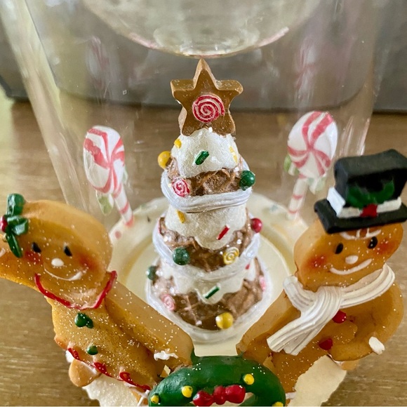 YANKEE CANDLE Gingerbread Man and Girl Tea Light Holder - Picture 5 of 7